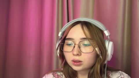 mira_light_ online show from 10-03-25, 03:20