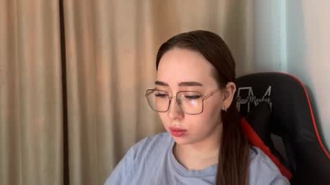 mira_light_ online show from 11-12-25, 04:18