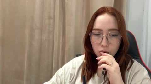 mira_light_ online show from 11-19-25, 05:57