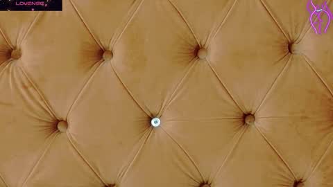 mira_lynxx online show from 11-25-25, 04:12