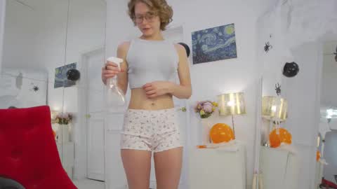 mira_marni online show from 10-31-25, 11:11