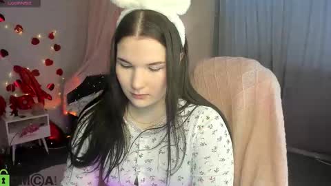 Snapshot of mira_silk chatting on 02-28-26, 04:13 Mira online show from 02-28-26, 04:13