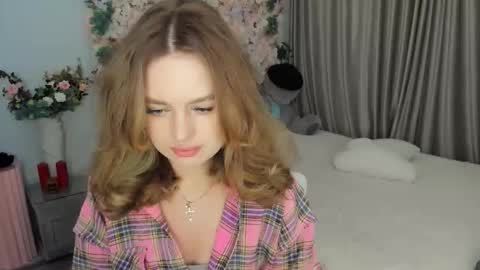 Emma online show from 09-15-25, 04:40