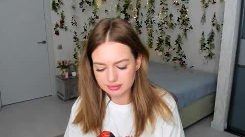 Emma online show from 10-12-25, 01:04