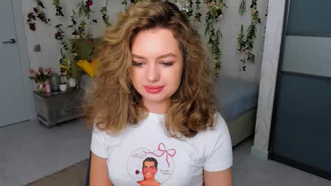 Emma online show from 10-24-25, 04:14