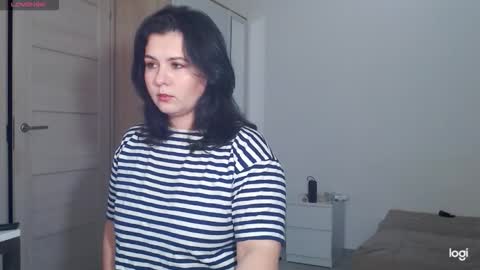 Snapshot of miradiaz chatting on 10-24-25, 12:23 Meera online show from 10-24-25, 12:23