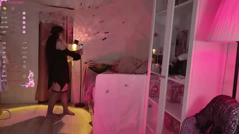 Mira online show from 10-28-25, 05:04