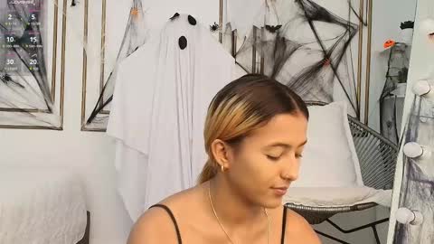Snapshot of miranda_villa chatting on 10-19-25, 12:50 Miranda online show from 10-19-25, 12:50