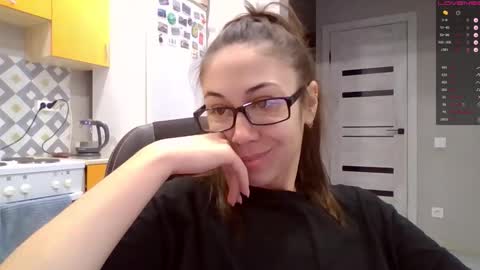 Snapshot of miranda_wish chatting on 10-19-25, 04:57 MIRANDA online show from 10-19-25, 04:57