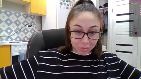 Snapshot of miranda_wish chatting on 10-31-25, 03:24 MIRANDA online show from 10-31-25, 03:24