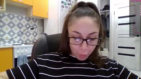 Snapshot of miranda_wish chatting on 11-05-25, 02:28 MIRANDA online show from 11-05-25, 02:28