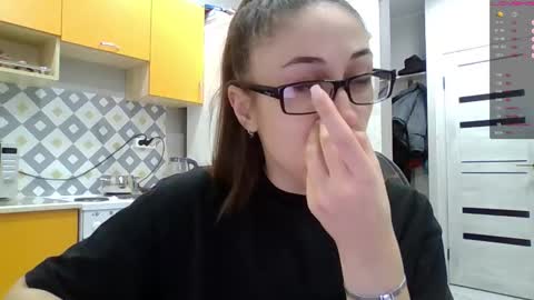 Snapshot of miranda_wish chatting on 11-07-25, 11:43 MIRANDA online show from 11-07-25, 11:43