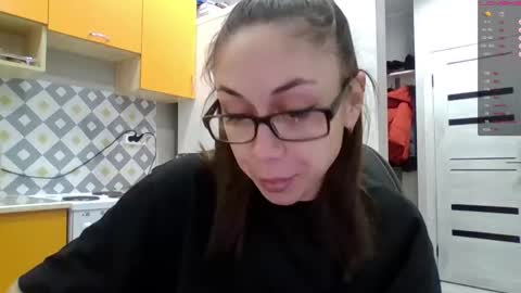 Snapshot of miranda_wish chatting on 11-21-25, 02:49 MIRANDA online show from 11-21-25, 02:49