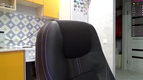 Snapshot of miranda_wish chatting on 11-23-25, 05:18 MIRANDA online show from 11-23-25, 05:18