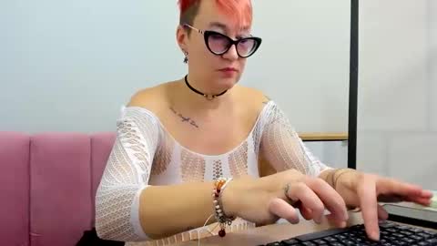 Snapshot of mirandagill chatting on 01-13-25, 12:13 mirandagill online show from 01-13-25, 12:13