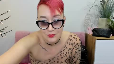 Snapshot of mirandagill chatting on 01-29-25, 11:30 mirandagill online show from 01-29-25, 11:30