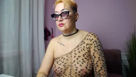 Snapshot of mirandagill chatting on 03-12-25, 08:41 mirandagill online show from 03-12-25, 08:41