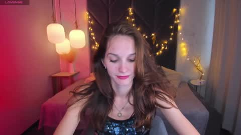 Snapshot of mirandaglow chatting on 12-27-24, 08:56 Miranda online show from 12-27-24, 08:56