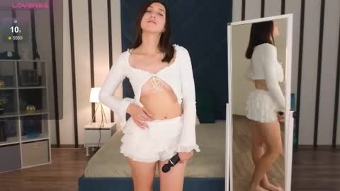 Snapshot of miravelle_ chatting on 10-20-25, 11:10 Mira dont forget to thumbs up me online show from 10-20-25, 11:10