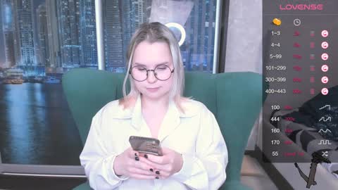 Snapshot of miray_kuriyama chatting on 12-08-24, 10:03 Kira online show from 12-08-24, 10:03