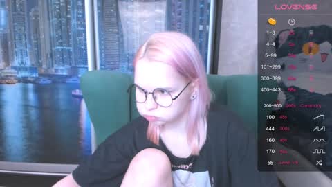 Snapshot of miray_kuriyama chatting on 01-05-25, 06:02 Kira online show from 01-05-25, 06:02