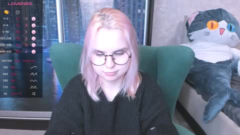 Snapshot of miray_kuriyama chatting on 01-12-25, 08:57 Kira online show from 01-12-25, 08:57