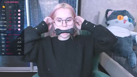 Snapshot of miray_kuriyama chatting on 01-14-25, 02:40 Kira online show from 01-14-25, 02:40