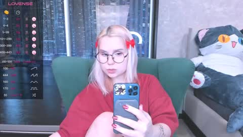 Snapshot of miray_kuriyama chatting on 01-17-25, 01:24 Kira online show from 01-17-25, 01:24