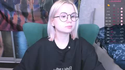Snapshot of miray_kuriyama chatting on 01-29-25, 10:43 Kira online show from 01-29-25, 10:43
