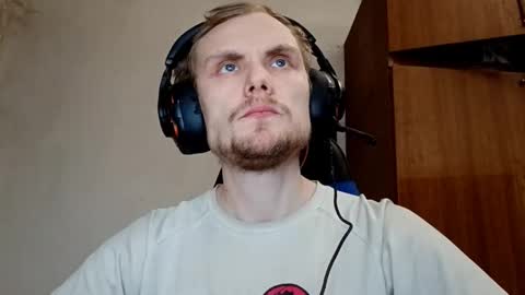 Snapshot of mirexvane chatting on 02-25-26, 04:05 Vlad online show from 02-25-26, 04:05