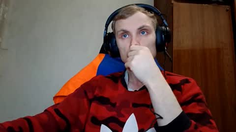 Snapshot of mirexvane chatting on 02-26-26, 05:23 Vlad online show from 02-26-26, 05:23