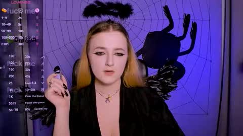 Snapshot of miriam_crazy chatting on 10-20-25, 11:05 miriam_crazy online show from 10-20-25, 11:05