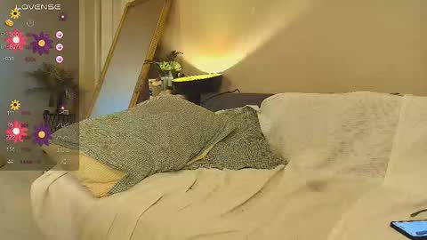 Snapshot of miriiamerotic chatting on 09-27-25, 04:28 Miriam online show from 09-27-25, 04:28