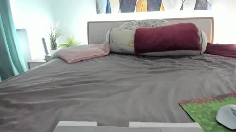 Eva online show from 10-25-25, 06:46