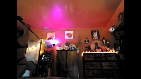 Snapshot of misandrakinx chatting on 09-30-25, 01:16 misandrakinx online show from 09-30-25, 01:16