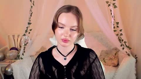 Snapshot of mish_ka3 chatting on 09-28-25, 03:39 Misha online show from 09-28-25, 03:39