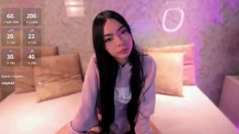 Snapshot of mishell_1 chatting on 12-17-25, 11:38 mishell_1 online show from 12-17-25, 11:38