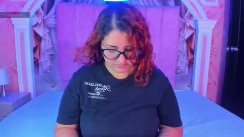 Snapshot of mishell_lovely chatting on 02-03-26, 12:54 Mishell online show from 02-03-26, 12:54