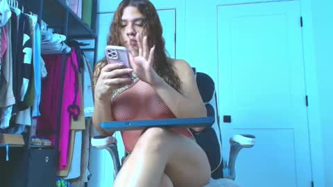 instagram   mishell hadid online show from 01-14-26, 06:57