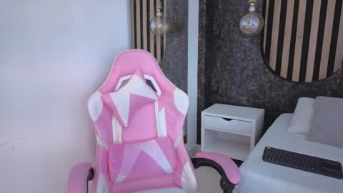 Antonella online show from 11-21-25, 11:53