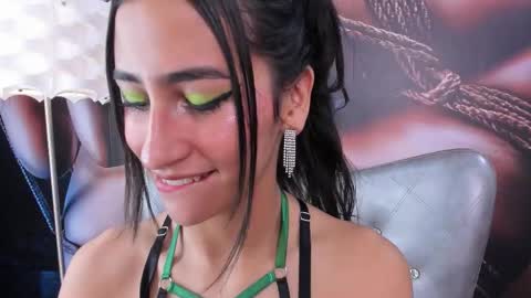 Taylor online show from 12-04-25, 02:43