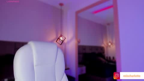 Snapshot of miss__charlotte_ chatting on 12-25-24, 11:10 Charlotte online show from 12-25-24, 11:10