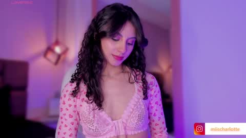 Snapshot of miss__charlotte_ chatting on 01-06-25, 06:03 Charlotte online show from 01-06-25, 06:03