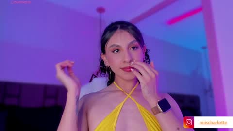 Snapshot of miss__charlotte_ chatting on 01-17-25, 11:40 Charlotte online show from 01-17-25, 11:40