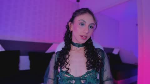 Snapshot of miss__charlotte_ chatting on 02-03-25, 05:18 Charlotte online show from 02-03-25, 05:18