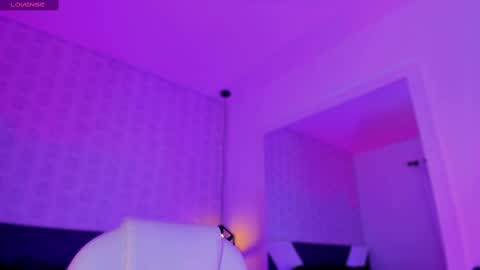 Snapshot of miss__charlotte_ chatting on 03-06-25, 04:08 Charlotte online show from 03-06-25, 04:08