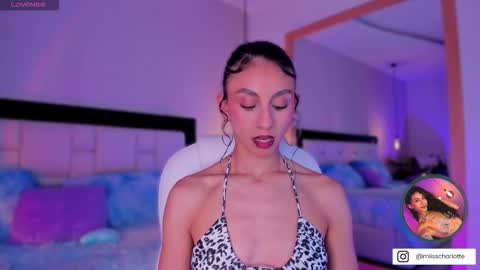 Snapshot of miss__charlotte_ chatting on 09-10-25, 04:23 Charlotte online show from 09-10-25, 04:23