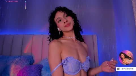 Snapshot of miss__charlotte_ chatting on 10-17-25, 05:43 Charlotte online show from 10-17-25, 05:43