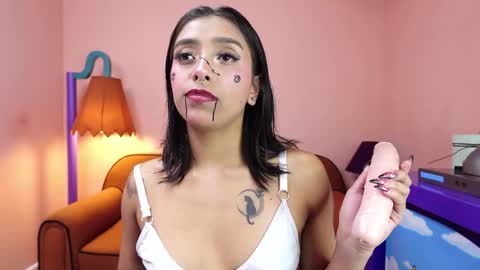 Martina online show from 10-22-25, 06:40