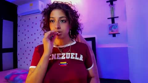 Akemi 3 online show from 09-27-25, 02:05